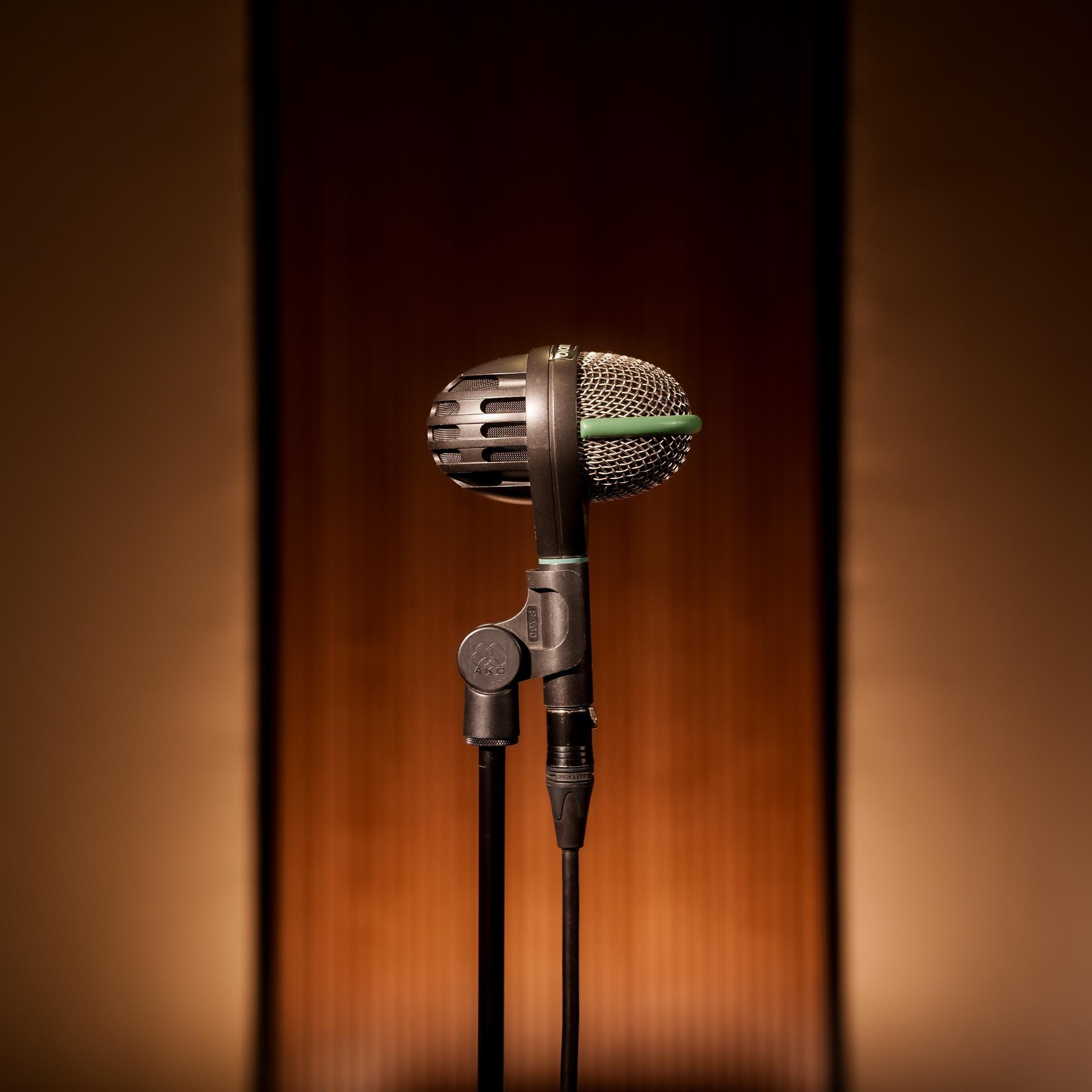 AKG  D112 (1)