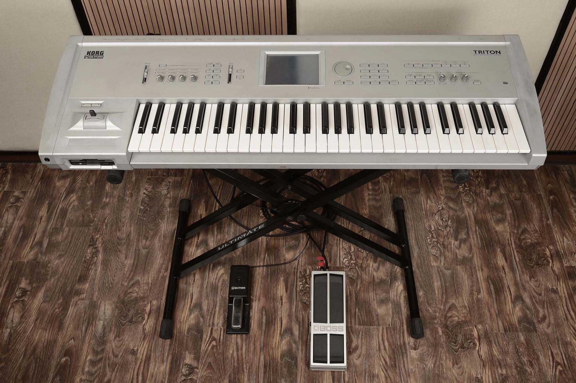 Korg Triton 61-Key Music Workstation Synthesizer