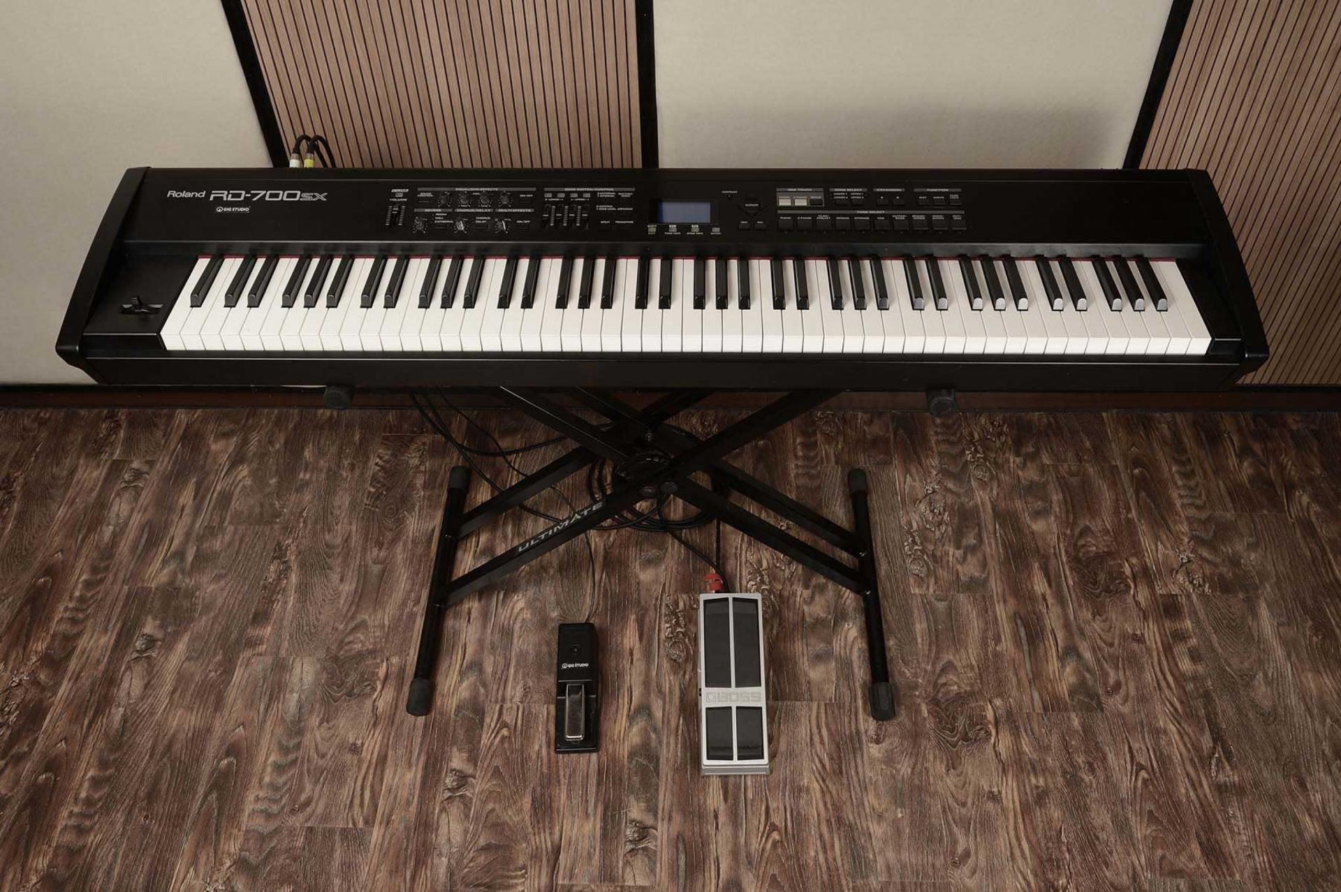 Roland RD-700SX 88-key Digital Stage Piano
